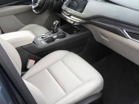 Used 2019 Cadillac XT4 Luxury w/ Cold Weather Package image 34