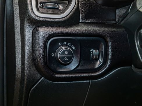 Used 2022 RAM 2500 Big Horn w/ Night Edition AWD/4WD image 18