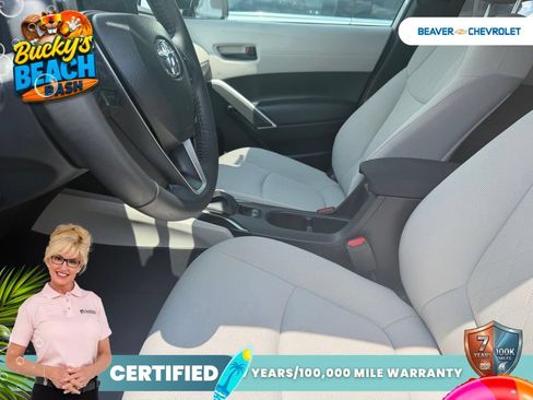 Used 2025 Toyota Corolla Cross LE FWD image 8