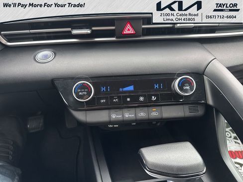 Used 2023 Hyundai Elantra SEL w/ Preferred Accessory Package image 16