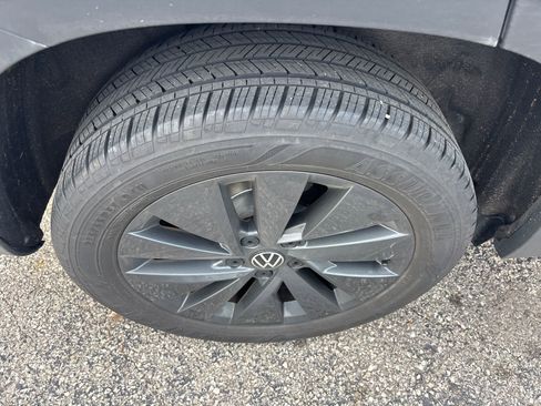Certified 2023 Volkswagen Taos S FWD image 9