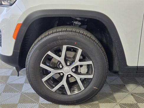 New 2025 Jeep Grand Cherokee Limited image 5