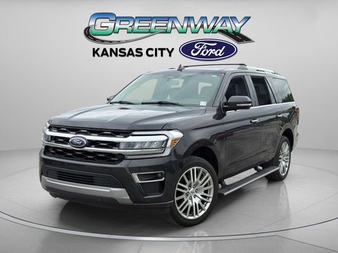 Used 2024 Ford Expedition Limited AWD/4WD image 3
