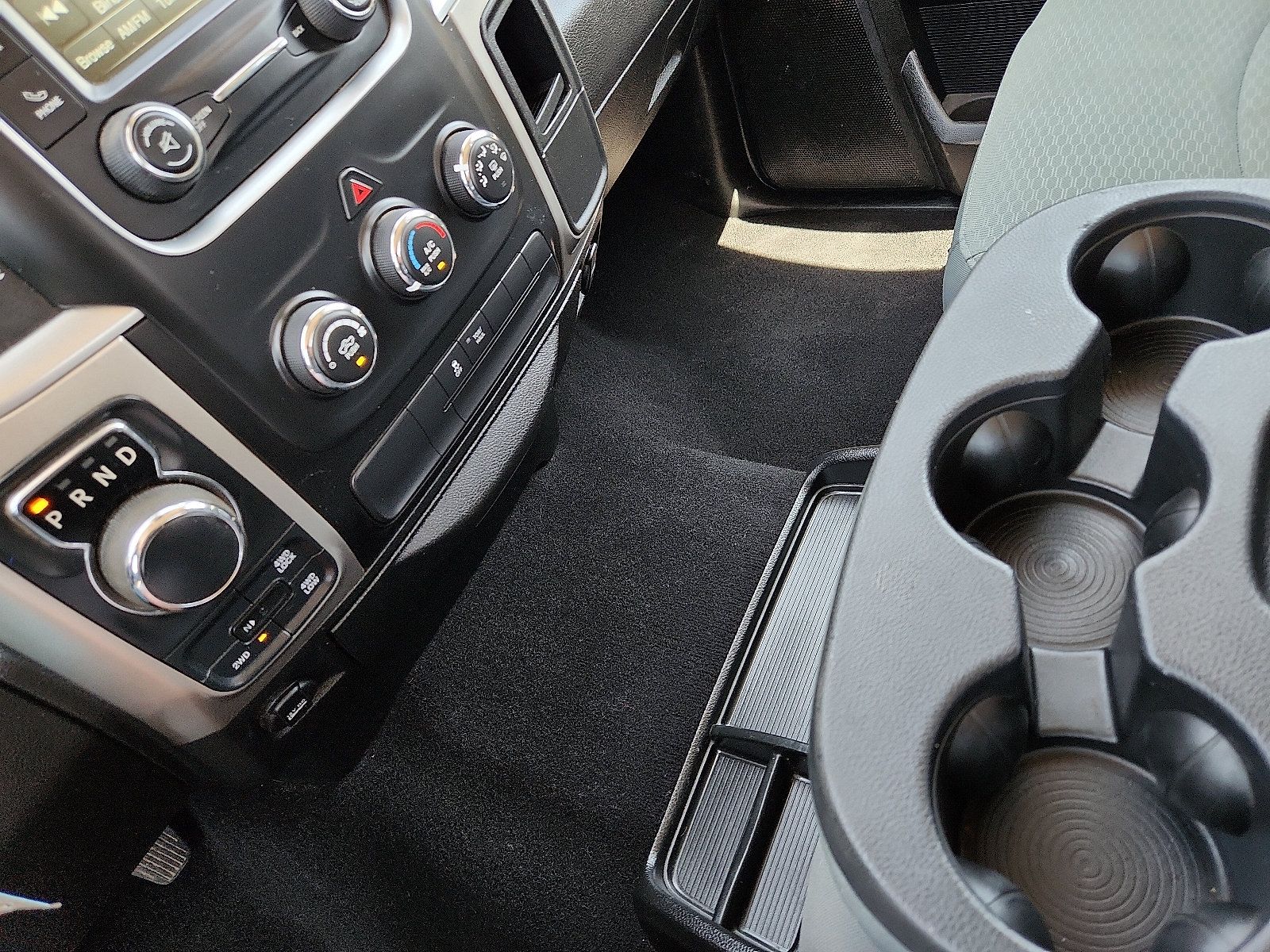 Used 2020 RAM 1500 Classic SLT AWD/4WD image 20