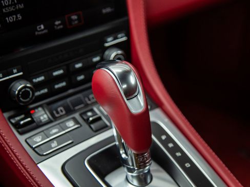 Certified 2024 Porsche 718 Boxster RWD image 17