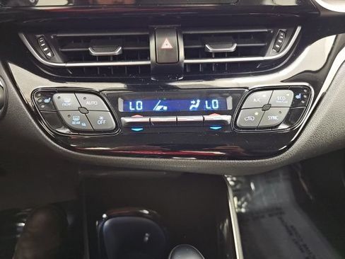 Used 2020 Toyota C-HR Limited FWD image 24