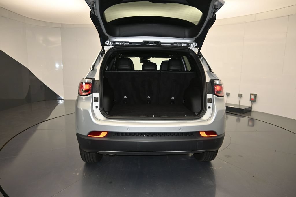 Used 2024 Jeep Compass Limited AWD/4WD image 24