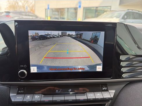 Used 2025 Toyota Camry LE FWD image 28