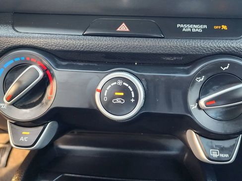 Used 2022 Kia Rio S image 25