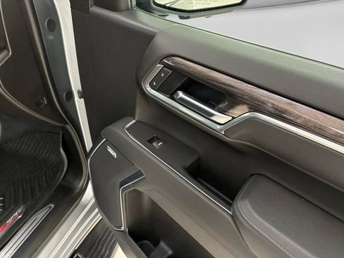 Used 2025 Chevrolet Silverado 1500 LTZ AWD/4WD image 15
