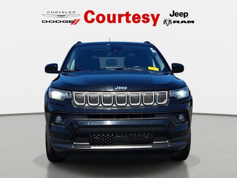 Certified 2022 Jeep Compass Latitude w/ Sun and Sound Group AWD/4WD image 10