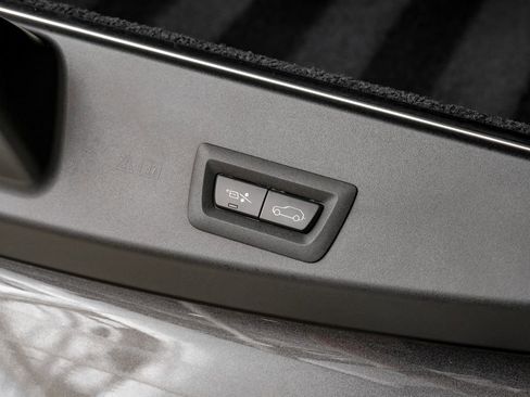Used 2022 Rolls-Royce Cullinan w/ Cullinan Package AWD/4WD image 71