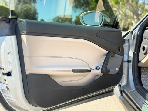 Used 2019 Ferrari GTC4Lusso image 11