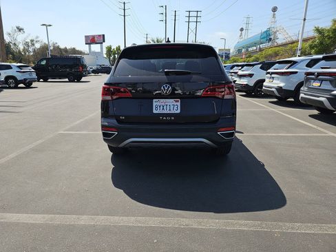 Used 2022 Volkswagen Taos SE FWD image 6
