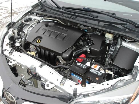 Used 2018 Toyota Corolla LE image 25