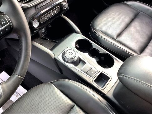 Used 2023 Ford Escape Platinum image 20