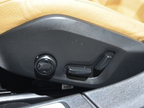 Used 2017 Volvo S90 T6 Momentum w/ Vision Package image 15