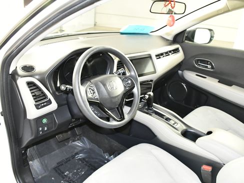 Certified 2022 Honda HR-V EX image 2