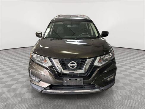 Used 2017 Nissan Rogue SV w/ SV Family Package AWD/4WD image 5