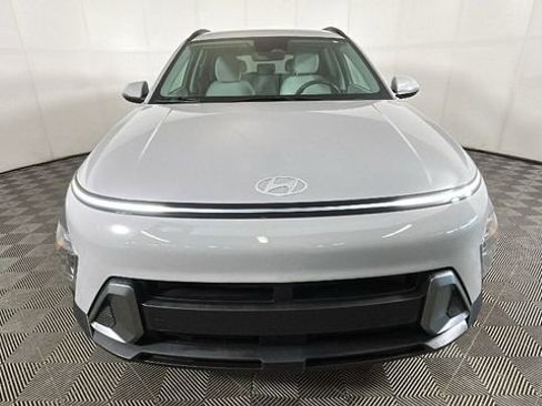 Certified 2025 Hyundai Kona SEL AWD/4WD image 8