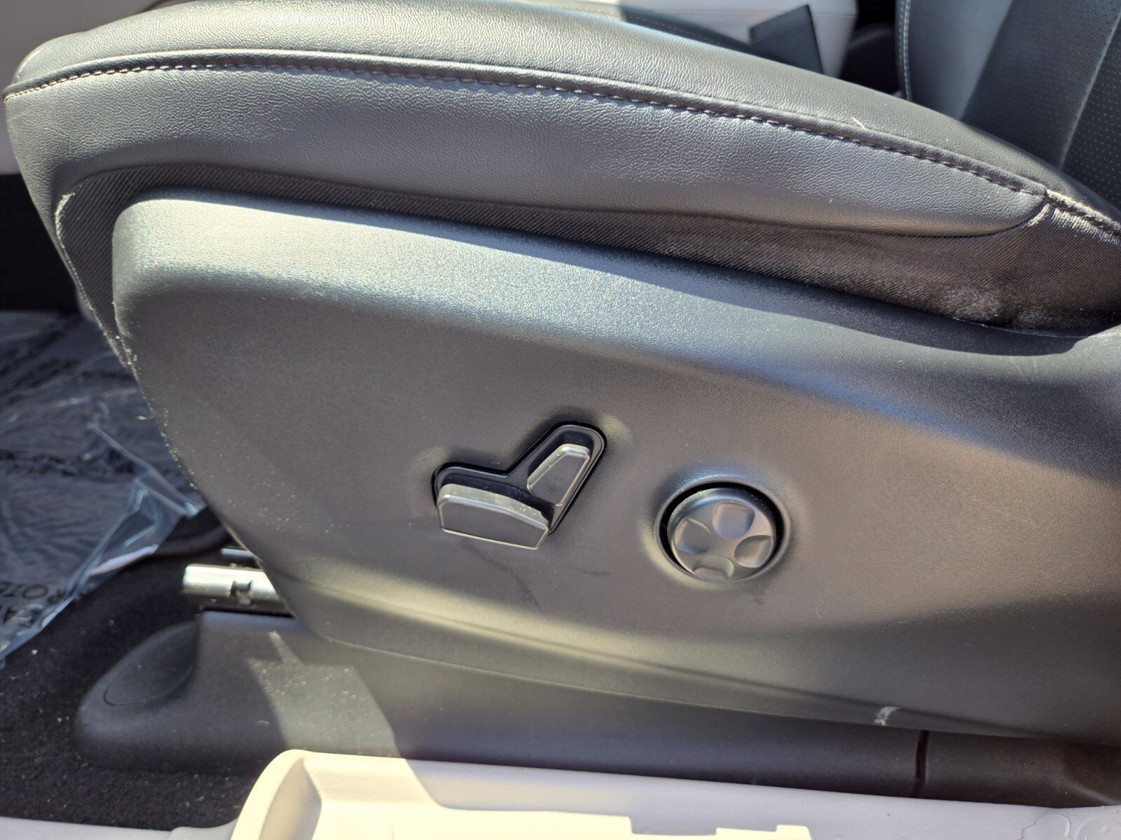 Used 2024 Chrysler Pacifica Limited FWD image 10