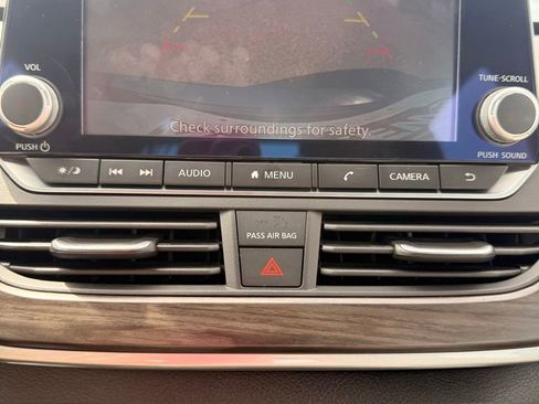 Used 2023 Nissan Altima 2.5 SV FWD image 14