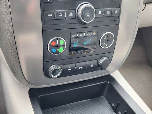 Used 2011 GMC Yukon SLT w/ SLT Chrome Package RWD image 19