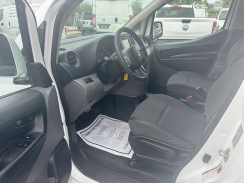 Used 2017 Nissan NV200 SV w/ Technology Package FWD image 17
