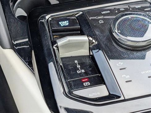 Used 2024 BMW i5 eDrive40i w/ Premium Package image 12