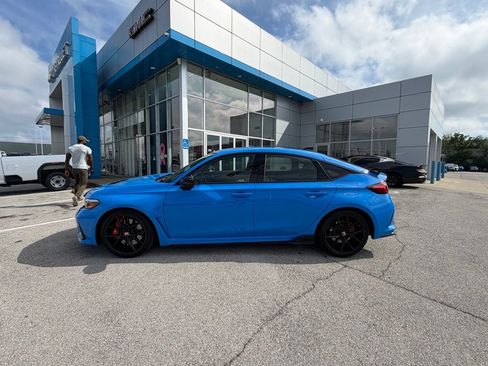 Used 2025 Honda Civic Type R image 2