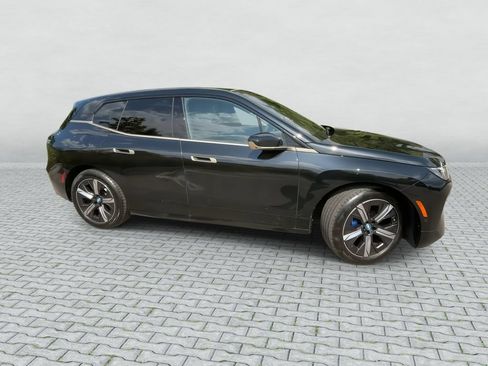 Used 2024 BMW iX xDrive50 w/ Premium Package AWD/4WD image 9