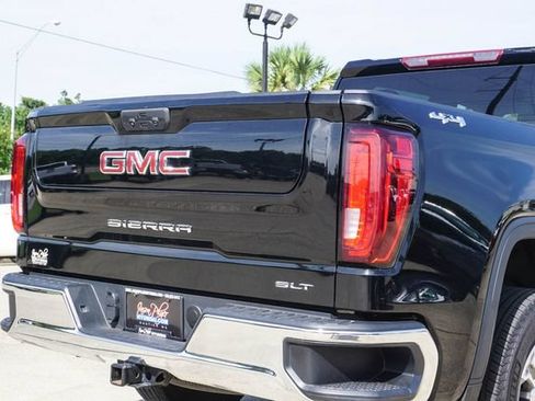 Used 2025 GMC Sierra 1500 SLT AWD/4WD image 5