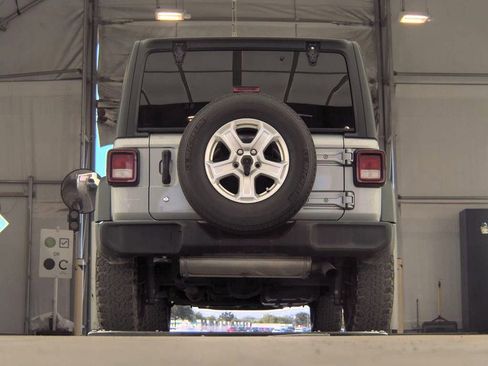 Used 2020 Jeep Wrangler Unlimited Sport S AWD/4WD image 6