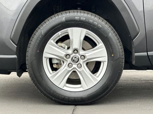 Used 2021 Toyota RAV4 LE AWD/4WD image 25