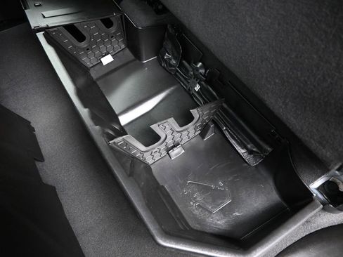 Used 2022 Chevrolet Silverado 1500 Custom image 15