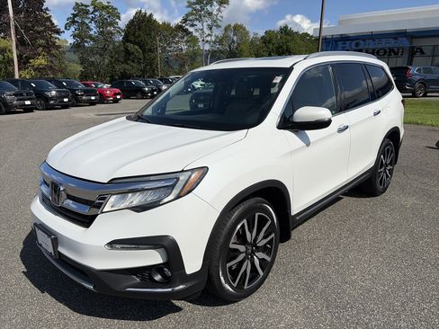 Used 2021 Honda Pilot Touring image 1