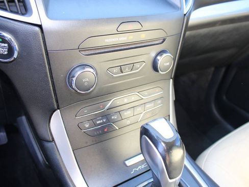 Used 2015 Ford Edge SEL w/ Equipment Group 201A AWD/4WD image 16