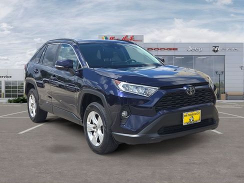 Used 2021 Toyota RAV4 XLE AWD/4WD image 7