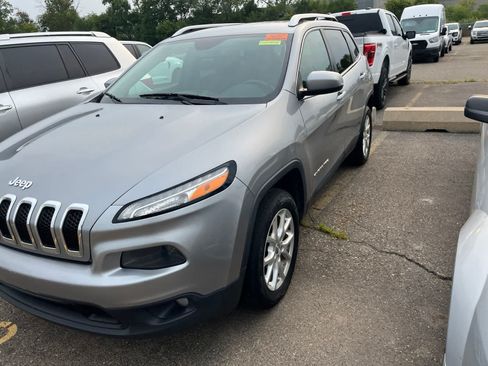 Used 2015 Jeep Cherokee Latitude FWD image 5