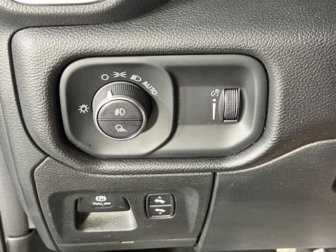 Used 2022 RAM 1500 Big Horn AWD/4WD image 10