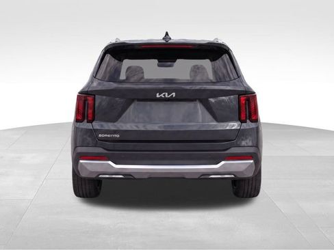 Used 2025 Kia Sorento S w/ Panoramic Sunroof Package FWD image 3