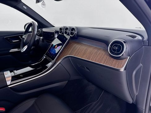 Certified 2025 Mercedes-Benz GLC 300 image 31