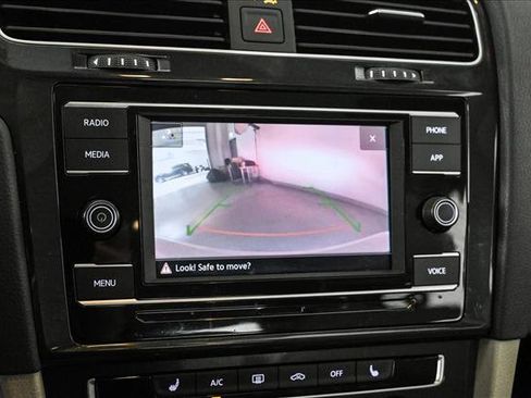 Used 2021 Volkswagen Golf 4-Door image 13