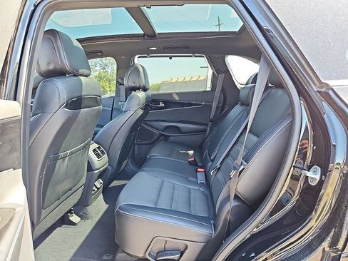 Used 2016 Kia Sorento SX AWD/4WD image 12