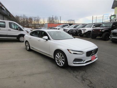 Used 2018 Volvo S90 T6 Inscription w/ Convenience Package image 10