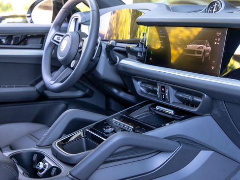 New 2026 Porsche Cayenne Coupe image 55