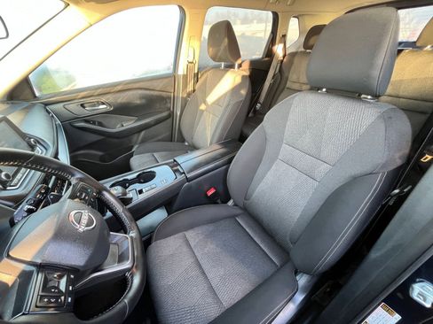 Used 2025 Nissan Rogue SV image 37