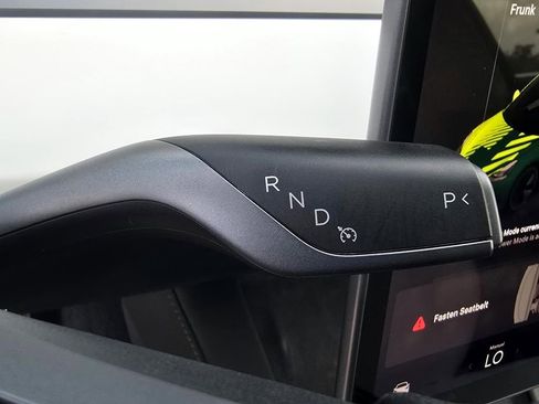 Used 2022 Tesla Model 3 Standard Range RWD image 31