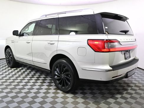 Used 2021 Lincoln Navigator Reserve AWD/4WD image 3