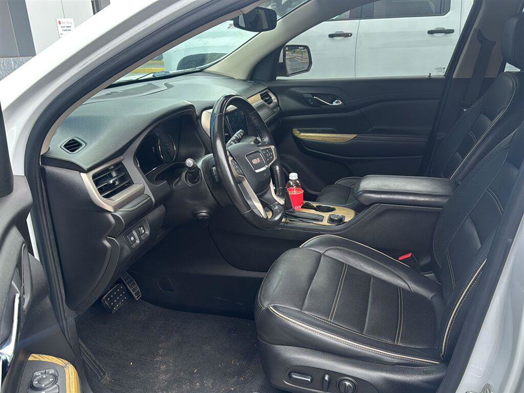Used 2019 GMC Acadia Denali AWD/4WD image 4